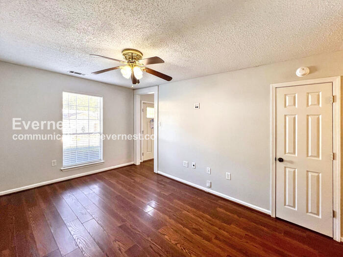 Building Photo - 26 Silverleaf Ct