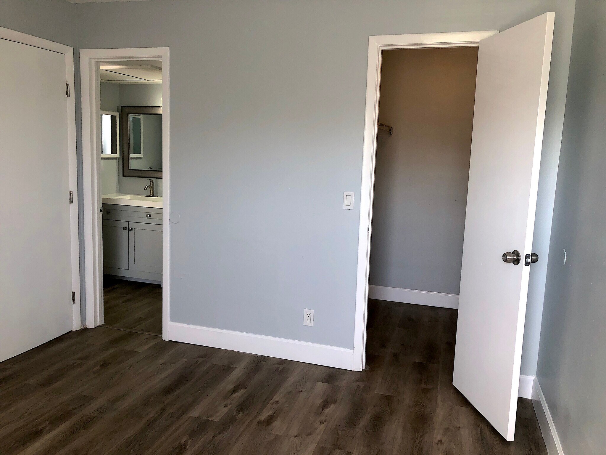 Building Photo - 351 Lone Hill Dr