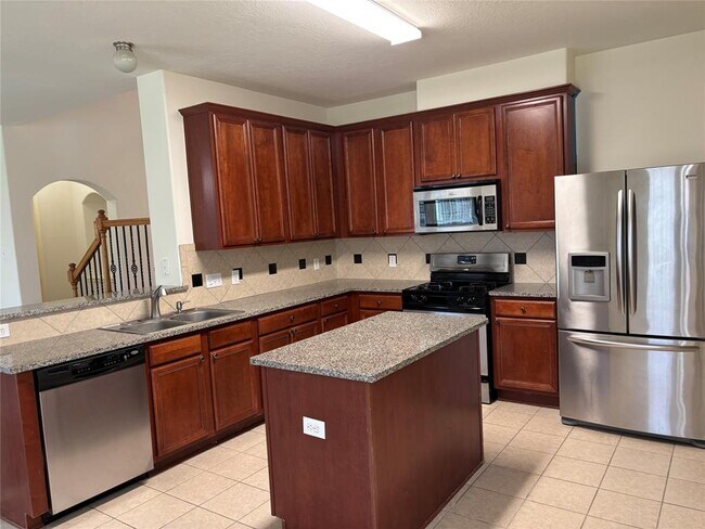 Building Photo - 21223 Colton Cove Dr