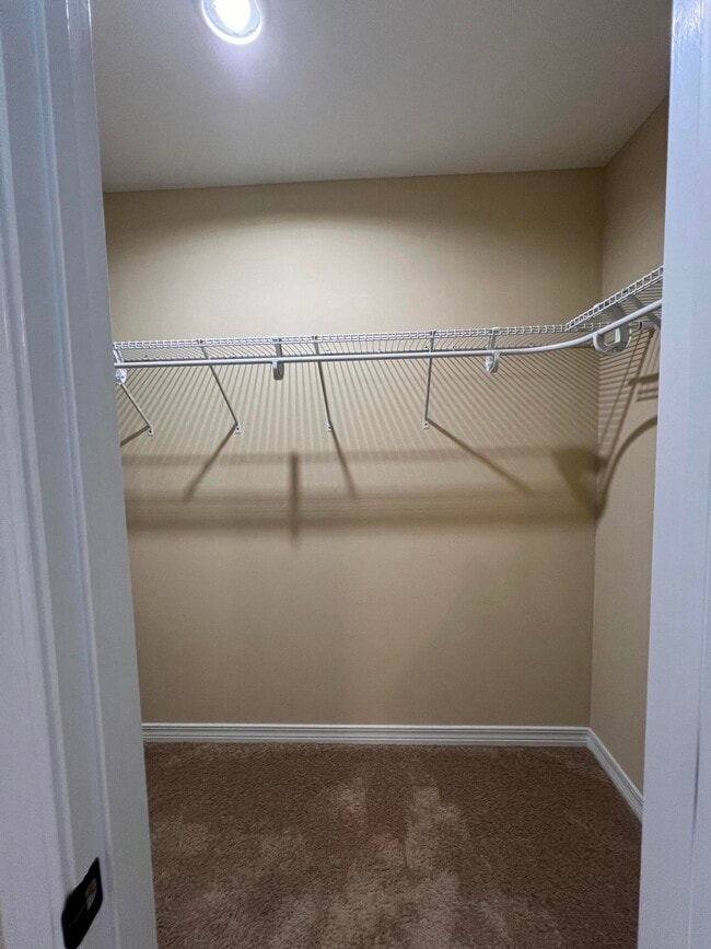 Building Photo - 489 Eisenhower Dr