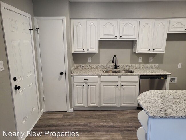 Building Photo - 3 br, 2 bath House - 1213 Carroll Dr