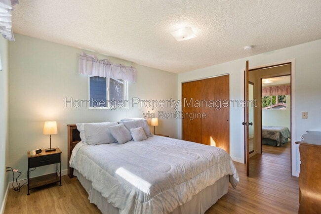 Building Photo - 219 N Mitchell Dr