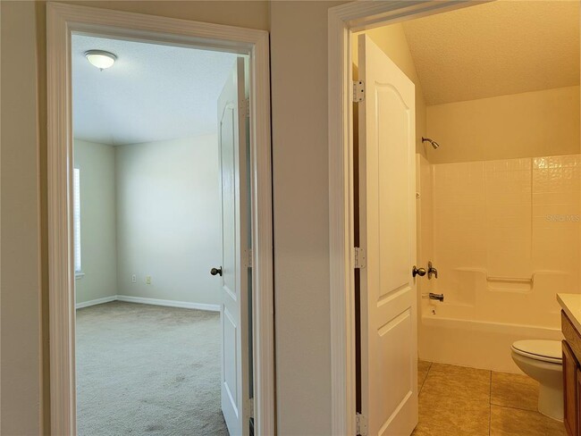 Building Photo - 10844 Derringer Dr