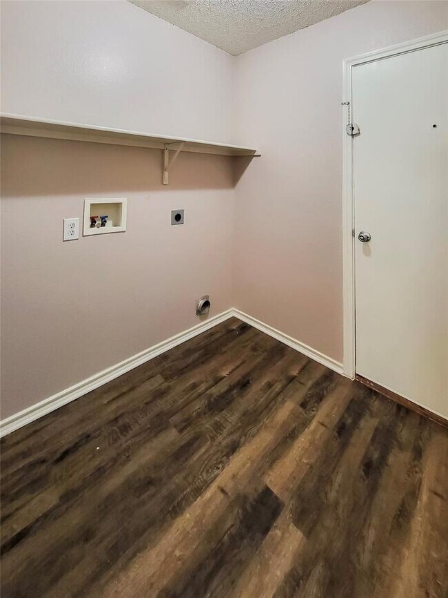 Building Photo - Open floorplan in Fort Worth 3/2/2