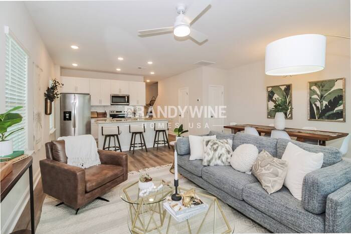 Building Photo - 1076 Wildflower Dr