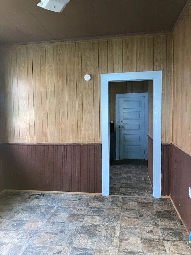 Building Photo - 217 S Woodrow St