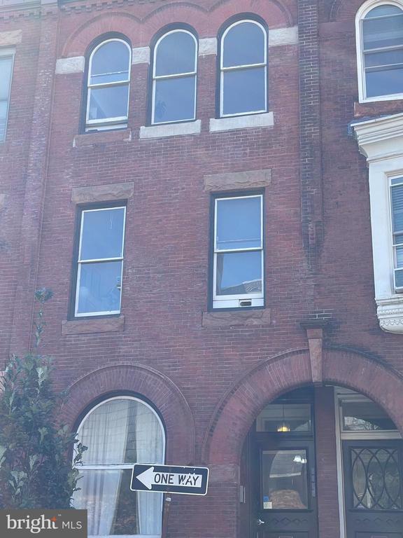 Primary Photo - 2312 Locust St