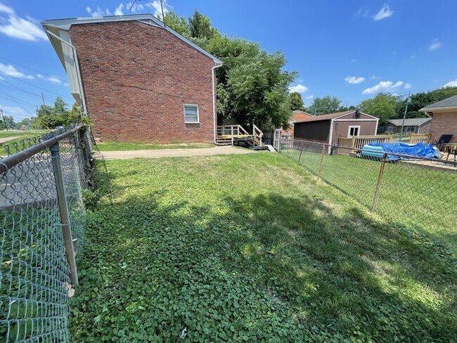 Building Photo - 2519 Steeplechase Dr