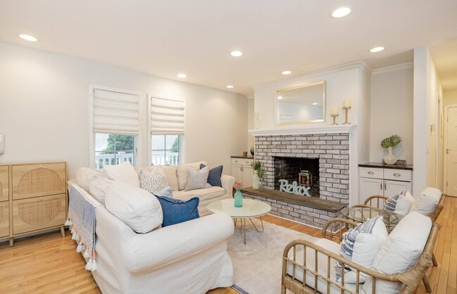 Building Photo - 27 Tanners Neck Ln