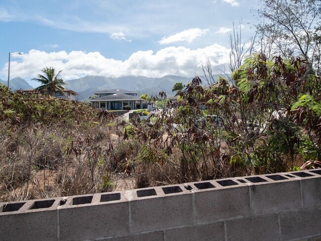 Building Photo - Luxury Maui Living in a Spacious Wailuku S...