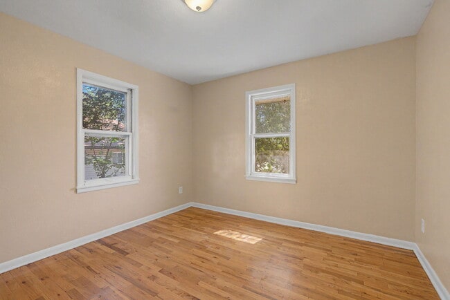 Building Photo - 1121 Cooper Ave