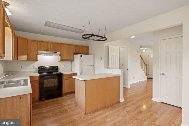 Building Photo - 321 Copperfield Ln