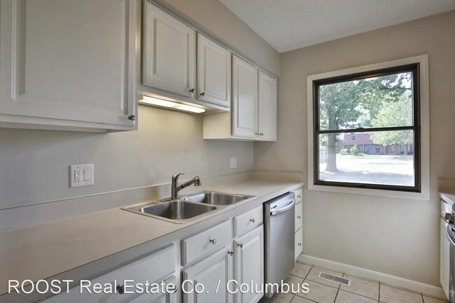 Building Photo - 2 br, 1.5 bath House - 5643 Great Woods Blvd