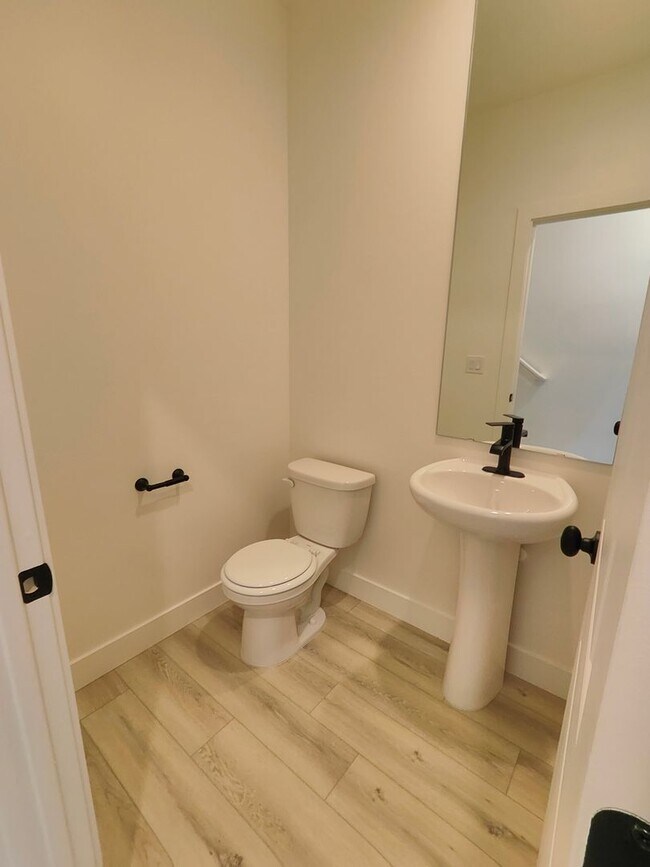 Building Photo - Aspen Ridge Lane #126