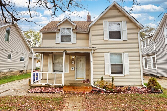 Primary Photo - 854 Crosby St NW