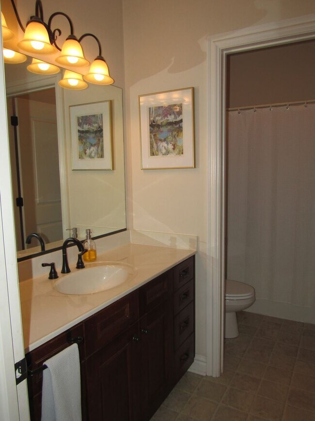 Building Photo - 2084 Kittridge Dr