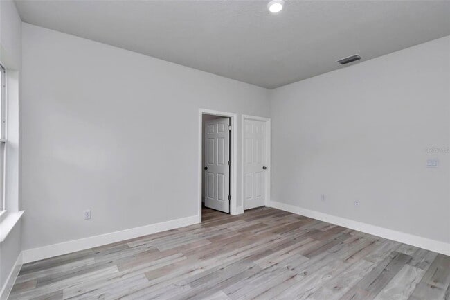 Building Photo - 7911 N Pocono Dr