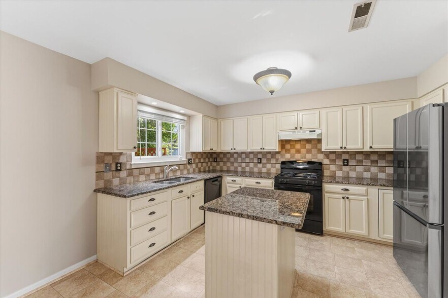Building Photo - 113 Connery Terrace SW