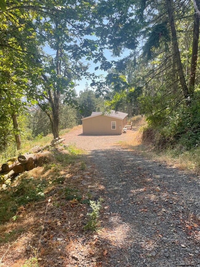 Building Photo - Home with a View! *MOVE IN SPECIAL*