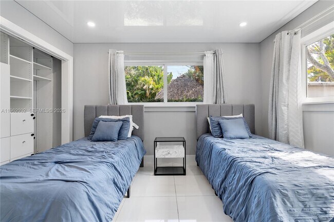 Building Photo - 4440 NE 17th Ave