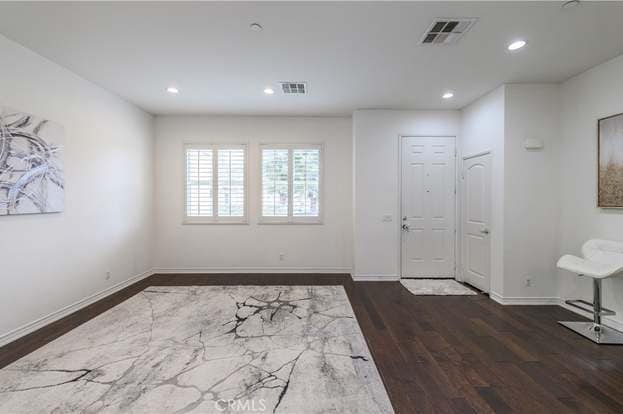 Building Photo - 31 Quartet-