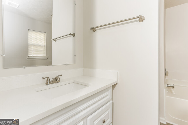 Building Photo - 5533 Rock Shoals Way