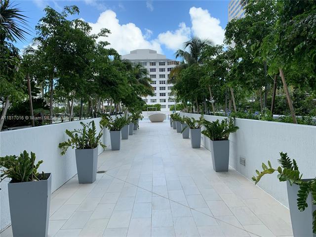 Building Photo - 951 Brickell Ave