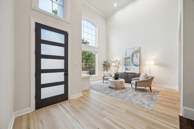 Primary Photo - 4317 Verone St