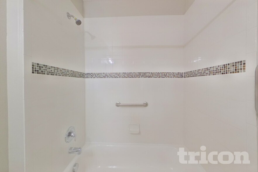 Building Photo - 3720 Briarwood Estates Cir