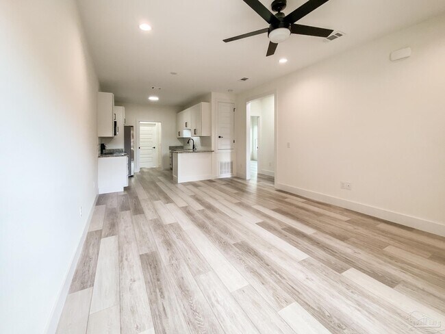 Building Photo - 440 Hancock Ln