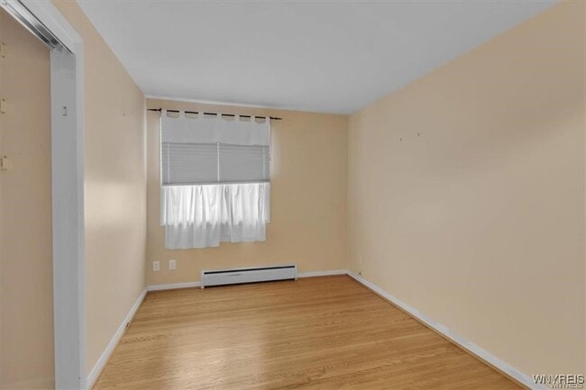 Building Photo - 116 Segsbury Rd