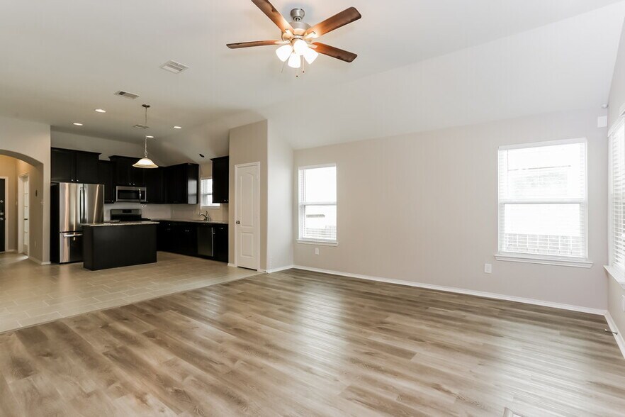 Building Photo - 1104 Bight Ct