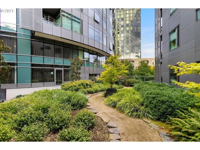 Building Photo - 3601 S River Pky