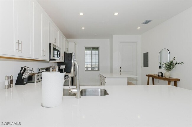 Building Photo - 5555 Double Eagle Cir