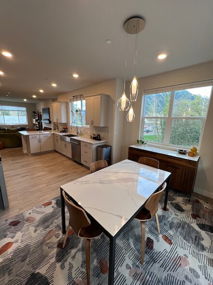 Dining & Kitchen - 379 E Park St