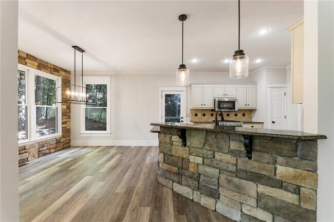 Building Photo - 330 Summerlin Dr