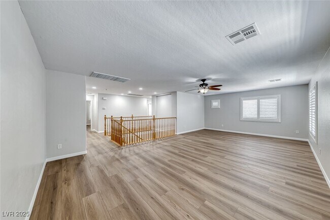 Building Photo - 259 Oakbrook Ridge Ave