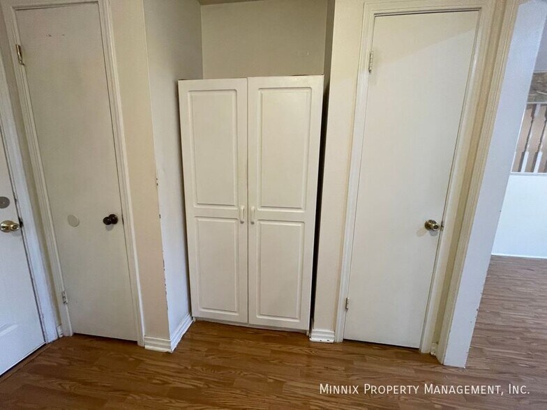 Building Photo - 6712 Gainsborough Rd