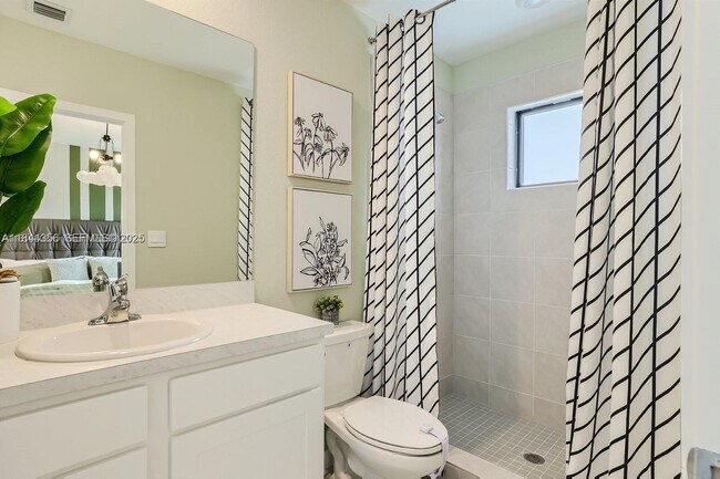 Building Photo - 445 NE 1st St