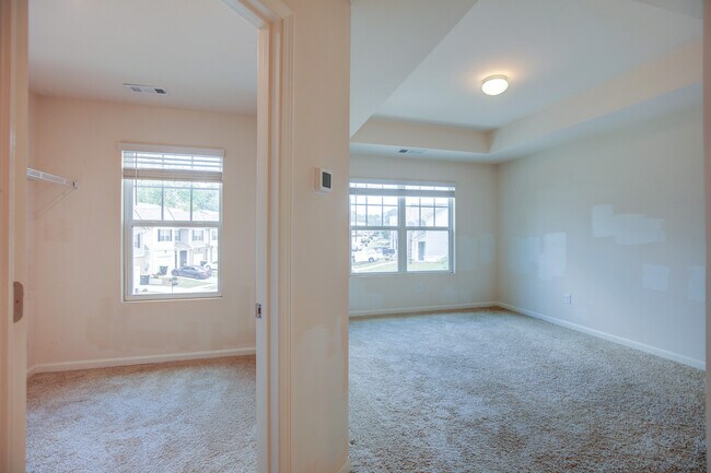 Building Photo - 44 Chastain Cir