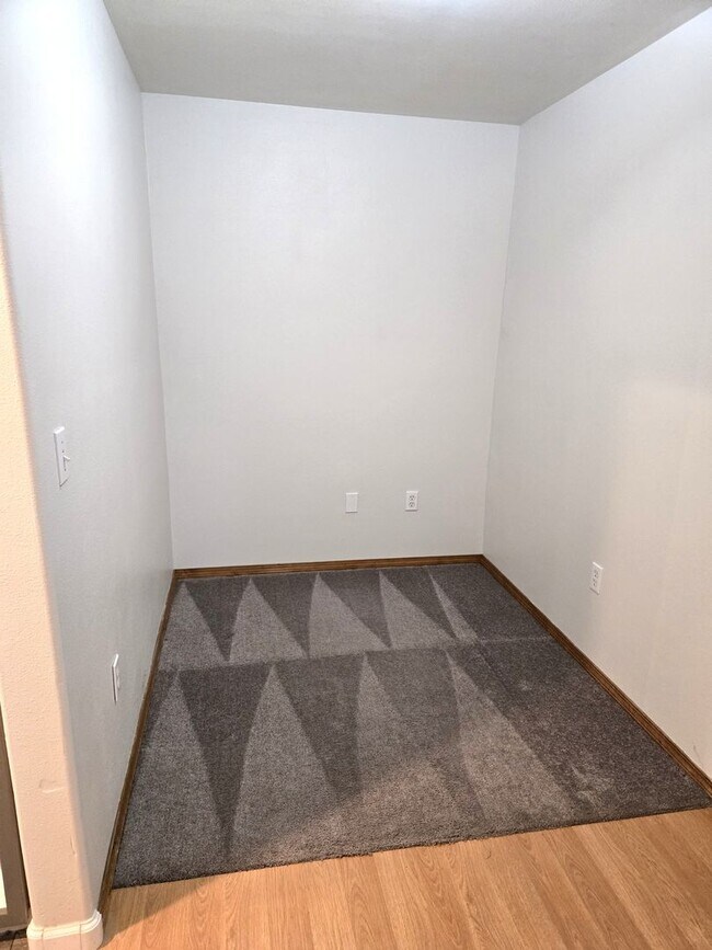 Building Photo - Large lot with tons of storage !  3 br , 2 bth + office+ 2  Car-garage + 2 Wooden Sheds