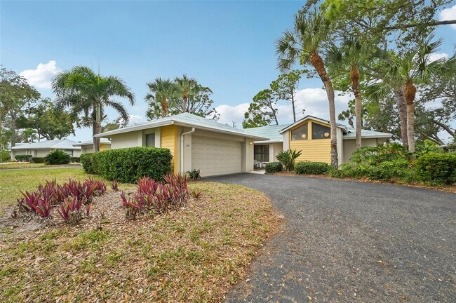 Building Photo - 227 Southampton Dr