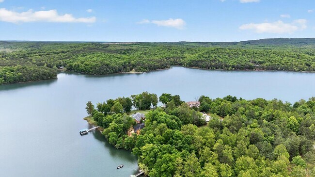 Building Photo - 308 Acres Ct