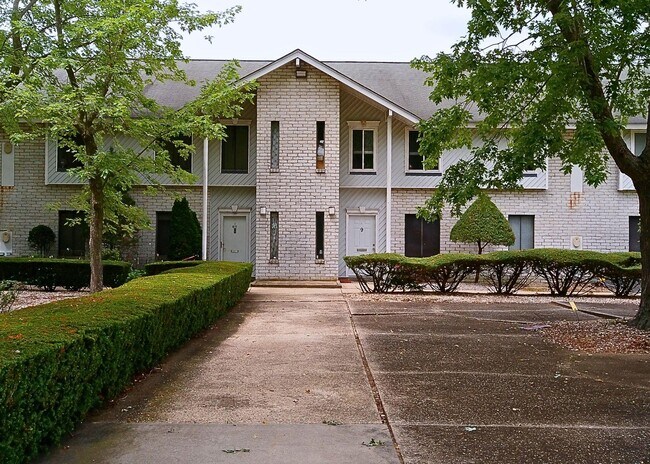 Primary Photo - 9 Boulder Ct