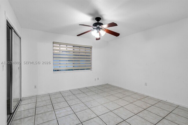 Building Photo - 627 W 68th St