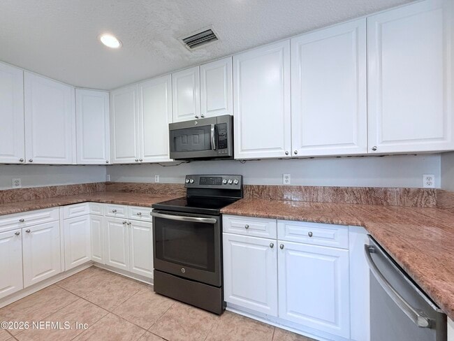 Building Photo - 1702 Windjammer Ln