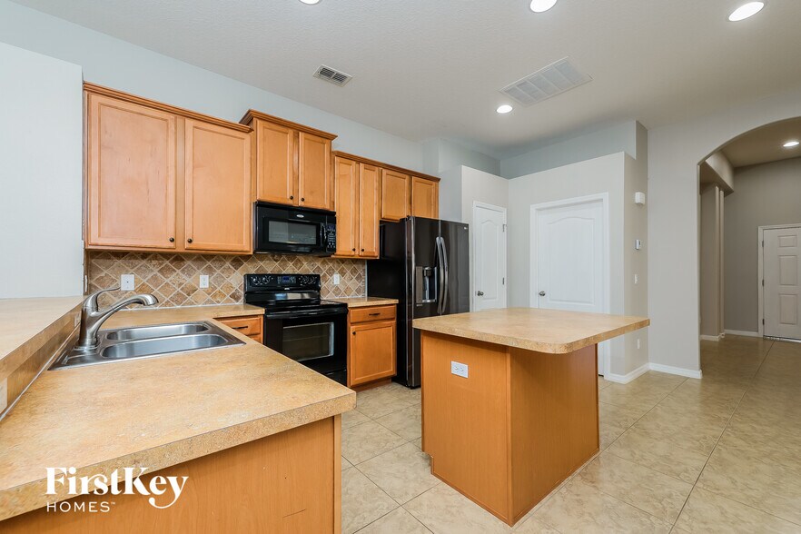 Building Photo - 2708 Eagle Cliff Dr