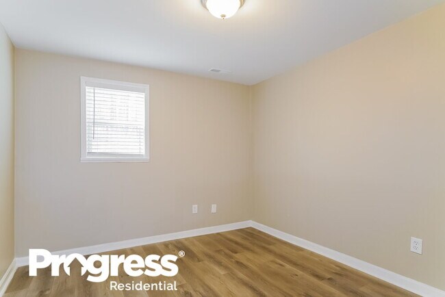 Building Photo - 3220 Mango Dr