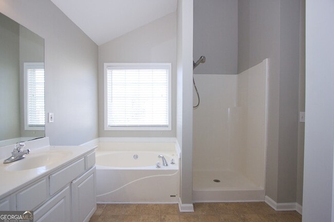 Building Photo - 585 Chapel Walk Ln SE