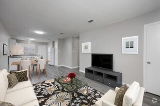 Building Photo - 2BR Units in Gonzales - Great Location